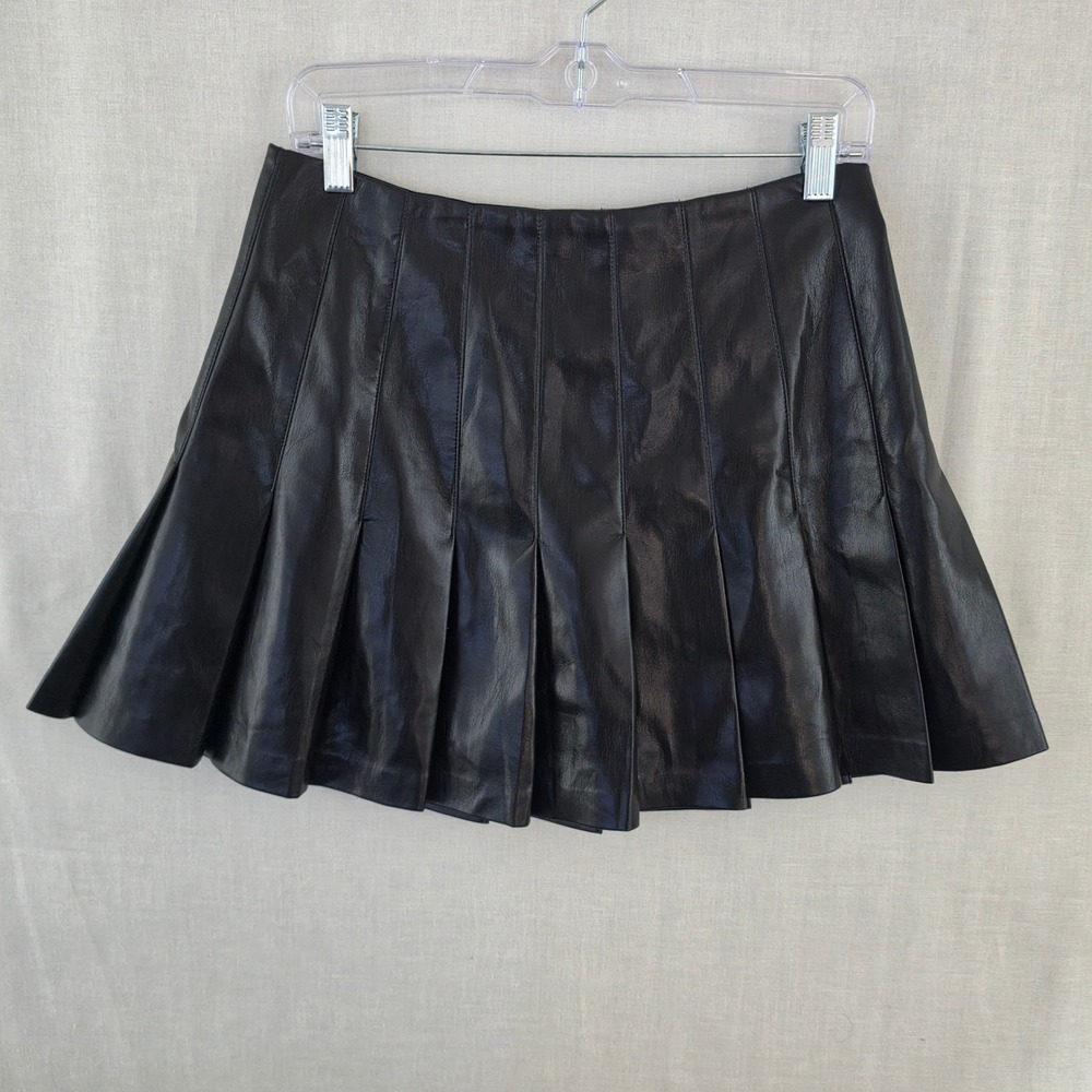 Alice + Olivia Skirt Womens 8 Black Faux Leather Pleated Mini Skater Skirt